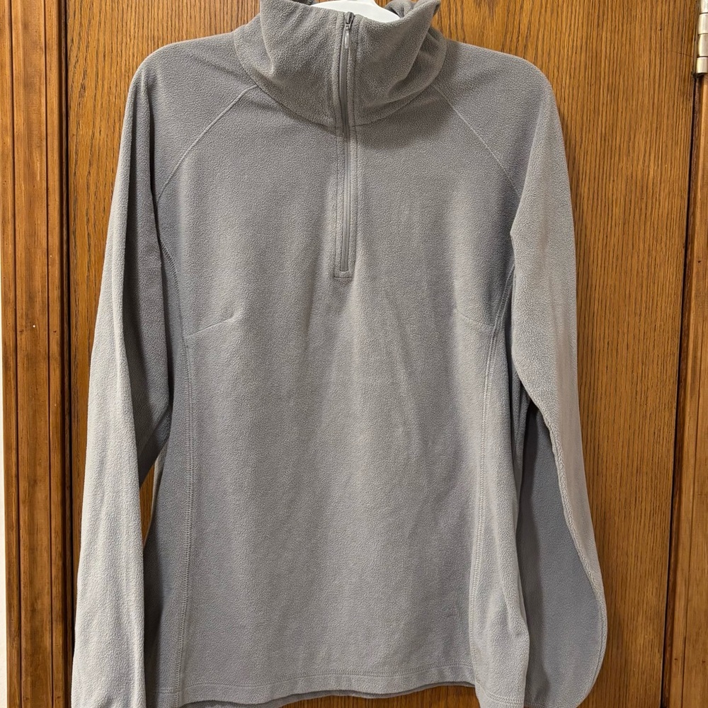 Columbia lightweight 1/2 zip fleece, women's medium